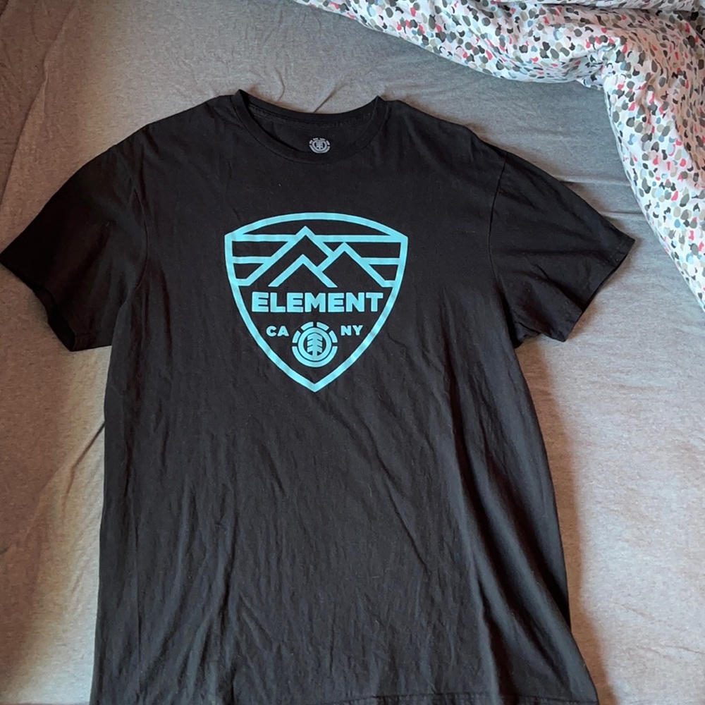 Element T-shirt in size L
